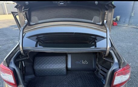 Renault Logan II, 2019 год, 790 000 рублей, 5 фотография