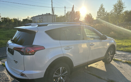 Toyota RAV4, 2018 год, 2 400 000 рублей, 3 фотография
