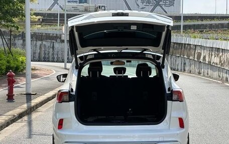 Ford Escape, 2021 год, 1 837 000 рублей, 6 фотография