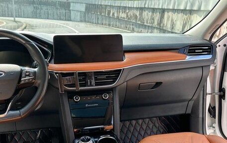 Ford Escape, 2021 год, 1 837 000 рублей, 12 фотография