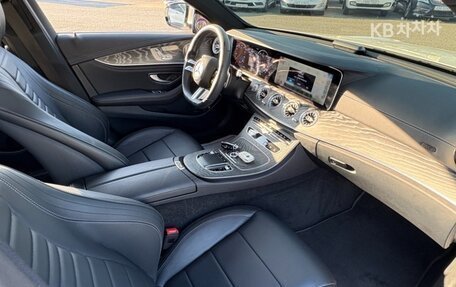 Mercedes-Benz E-Класс, 2021 год, 3 340 000 рублей, 4 фотография
