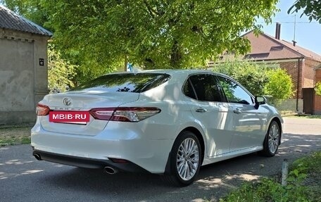 Toyota Camry, 2019 год, 2 750 000 рублей, 3 фотография