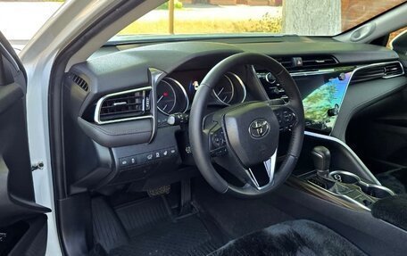 Toyota Camry, 2019 год, 2 750 000 рублей, 5 фотография