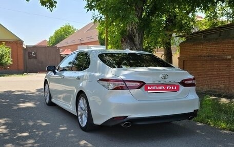 Toyota Camry, 2019 год, 2 750 000 рублей, 4 фотография