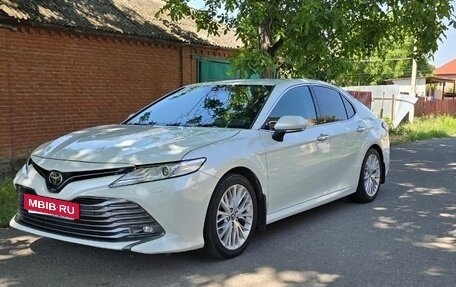 Toyota Camry, 2019 год, 2 750 000 рублей, 2 фотография