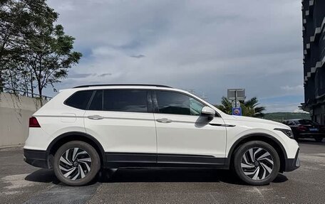 Volkswagen Tiguan II, 2021 год, 2 500 000 рублей, 7 фотография