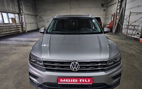 Volkswagen Tiguan II, 2017 год, 2 600 000 рублей, 1 фотография