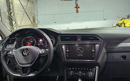 Volkswagen Tiguan II, 2017 год, 2 600 000 рублей, 13 фотография