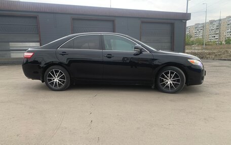 Toyota Camry, 2011 год, 1 170 000 рублей, 4 фотография