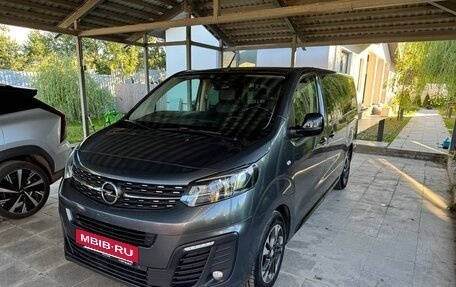 Opel Zafira Life I, 2020 год, 3 200 000 рублей, 2 фотография