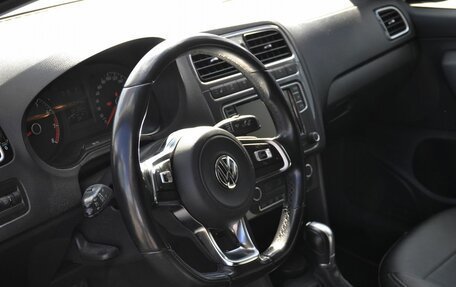 Volkswagen Polo VI (EU Market), 2019 год, 1 324 000 рублей, 2 фотография