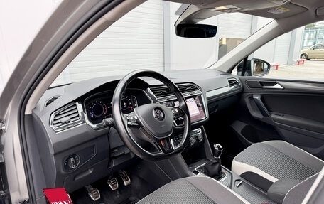 Volkswagen Tiguan II, 2019 год, 2 158 000 рублей, 7 фотография