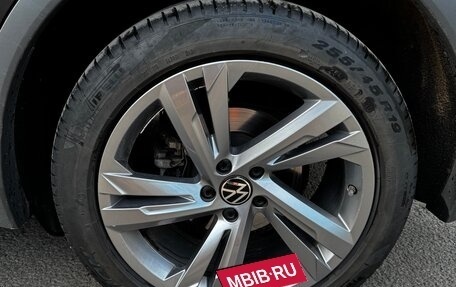 Volkswagen Tiguan II, 2021 год, 3 100 000 рублей, 13 фотография