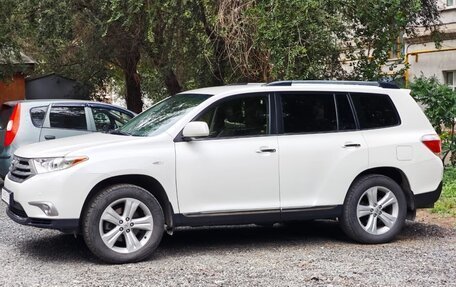 Toyota Highlander III, 2013 год, 1 800 000 рублей, 8 фотография