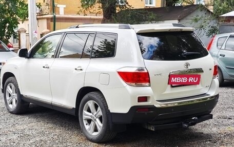 Toyota Highlander III, 2013 год, 1 800 000 рублей, 7 фотография