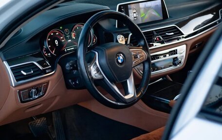 BMW 7 серия, 2015 год, 3 250 000 рублей, 12 фотография