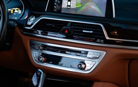 BMW 7 серия, 2015 год, 3 250 000 рублей, 15 фотография
