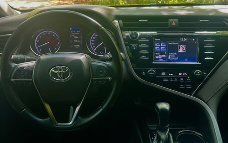 Toyota Camry, 2018 год, 2 510 000 рублей, 9 фотография