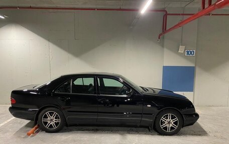 Mercedes-Benz E-Класс, 1997 год, 1 111 000 рублей, 3 фотография