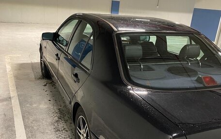 Mercedes-Benz E-Класс, 1997 год, 1 111 000 рублей, 4 фотография