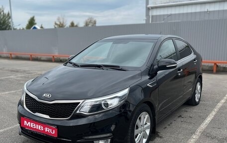 KIA Rio III рестайлинг, 2015 год, 910 000 рублей, 2 фотография