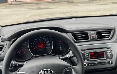 KIA Rio III рестайлинг, 2015 год, 910 000 рублей, 15 фотография