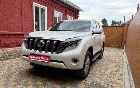 Toyota Land Cruiser Prado 150 рестайлинг 2, 2014 год, 4 550 000 рублей, 12 фотография