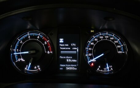 Toyota Hilux VIII, 2021 год, 4 998 000 рублей, 13 фотография