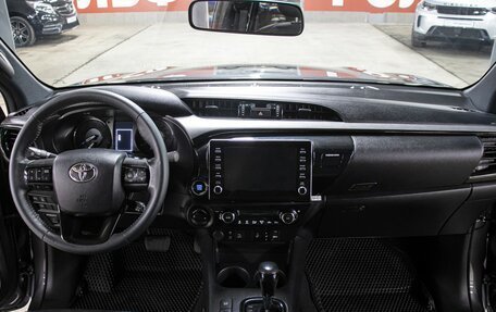 Toyota Hilux VIII, 2021 год, 4 998 000 рублей, 14 фотография