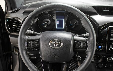 Toyota Hilux VIII, 2021 год, 4 998 000 рублей, 16 фотография