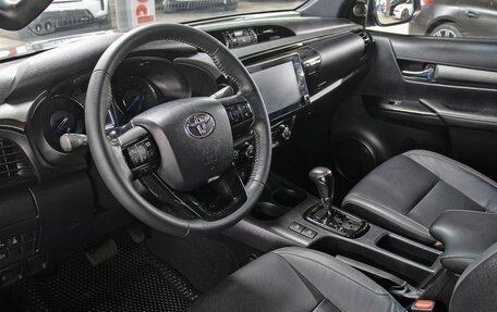 Toyota Hilux VIII, 2021 год, 4 998 000 рублей, 15 фотография