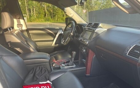 Toyota Land Cruiser Prado 150 рестайлинг 2, 2014 год, 3 000 000 рублей, 6 фотография