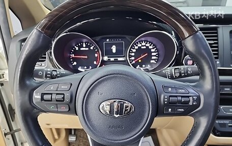KIA Carnival III, 2017 год, 2 650 005 рублей, 6 фотография