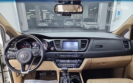 KIA Carnival III, 2017 год, 2 650 005 рублей, 5 фотография