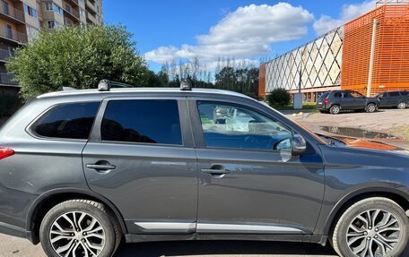 Mitsubishi Outlander III рестайлинг 3, 2017 год, 1 750 000 рублей, 7 фотография
