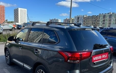 Mitsubishi Outlander III рестайлинг 3, 2017 год, 1 750 000 рублей, 5 фотография