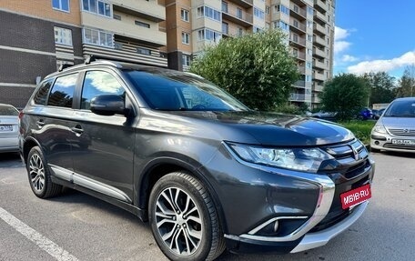 Mitsubishi Outlander III рестайлинг 3, 2017 год, 1 750 000 рублей, 3 фотография