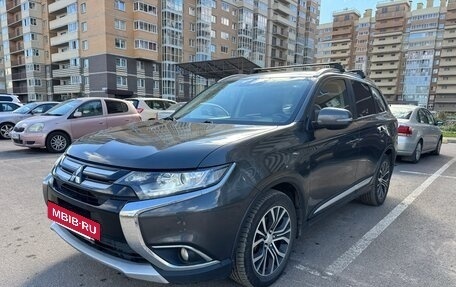 Mitsubishi Outlander III рестайлинг 3, 2017 год, 1 750 000 рублей, 2 фотография