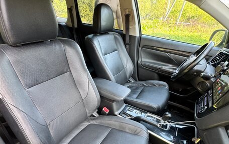 Mitsubishi Outlander III рестайлинг 3, 2017 год, 1 750 000 рублей, 14 фотография