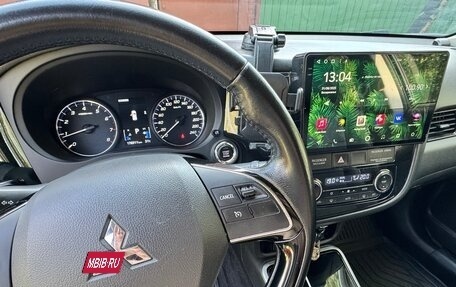 Mitsubishi Outlander III рестайлинг 3, 2017 год, 1 750 000 рублей, 11 фотография