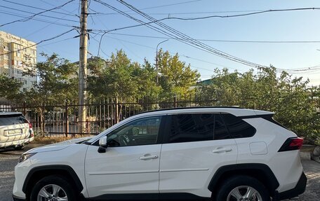 Toyota RAV4, 2020 год, 3 100 000 рублей, 5 фотография