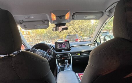 Toyota RAV4, 2020 год, 3 100 000 рублей, 8 фотография