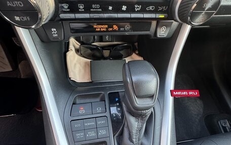 Toyota RAV4, 2020 год, 3 100 000 рублей, 7 фотография