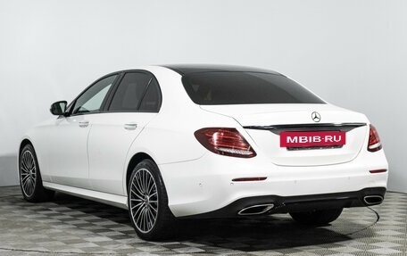 Mercedes-Benz E-Класс, 2019 год, 2 899 898 рублей, 7 фотография