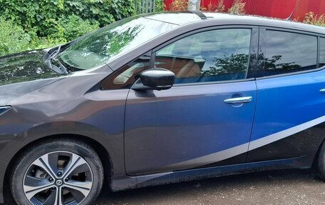 Nissan Leaf II, 2019 год, 1 650 000 рублей, 3 фотография