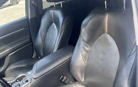 Toyota Camry, 2018 год, 2 400 000 рублей, 4 фотография