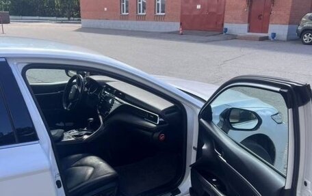 Toyota Camry, 2018 год, 2 400 000 рублей, 10 фотография