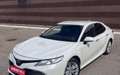 Toyota Camry, 2018 год, 2 400 000 рублей, 2 фотография