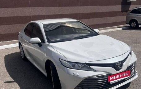 Toyota Camry, 2018 год, 2 400 000 рублей, 16 фотография