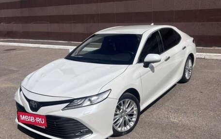 Toyota Camry, 2018 год, 2 400 000 рублей, 15 фотография